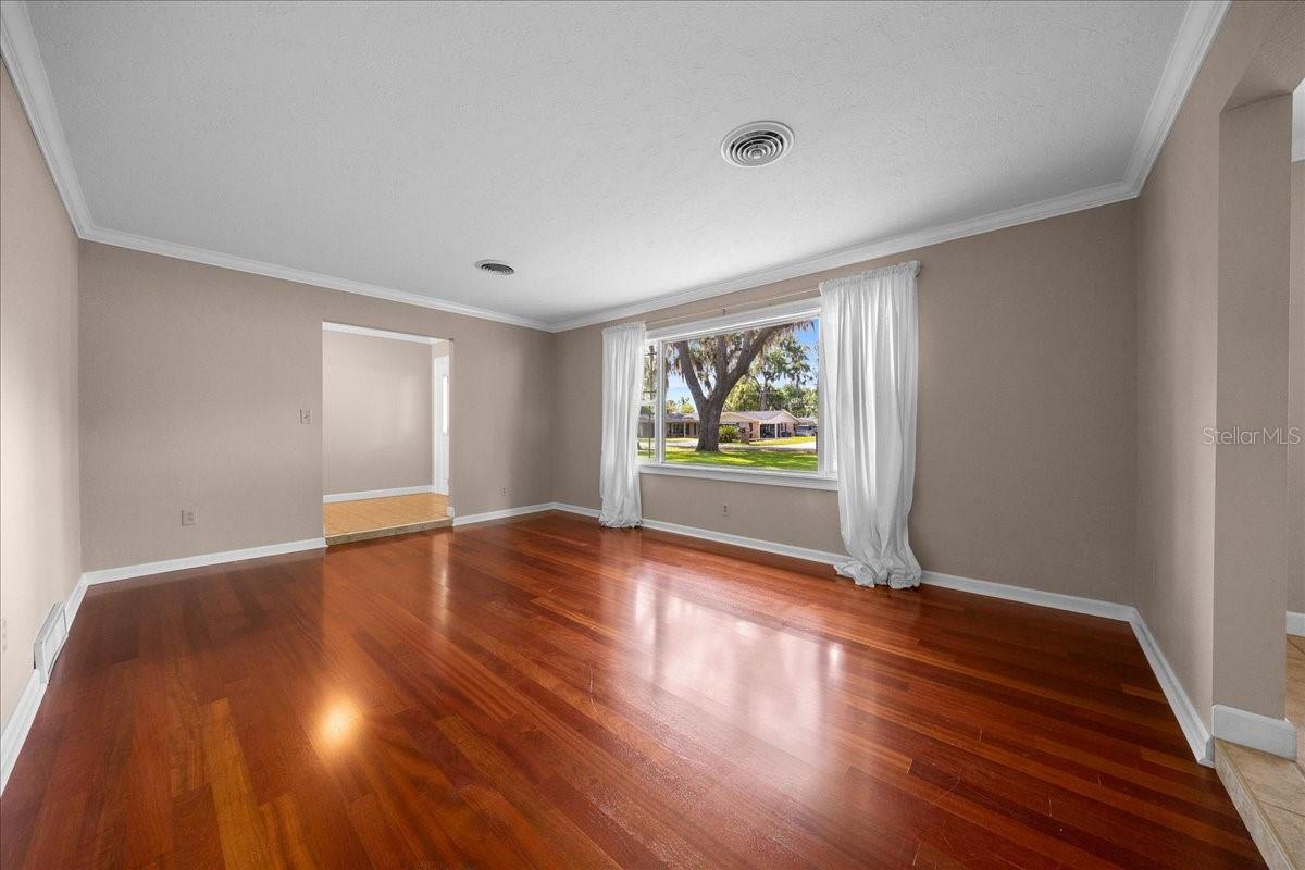 SHERWOOD FOREST - Residential