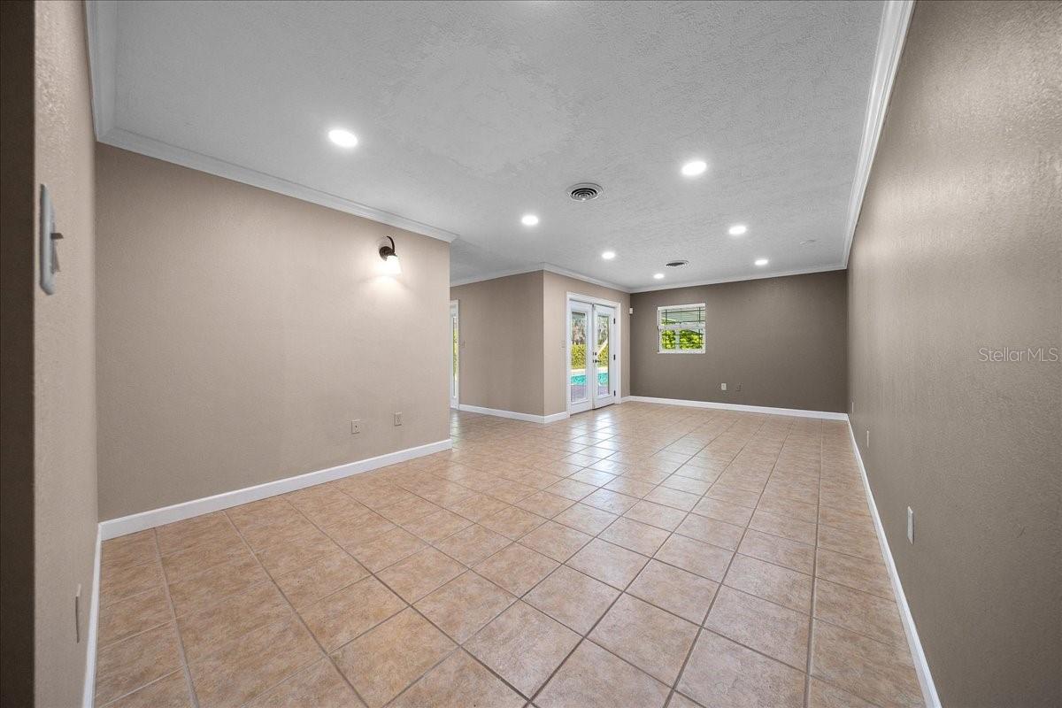 SHERWOOD FOREST - Residential