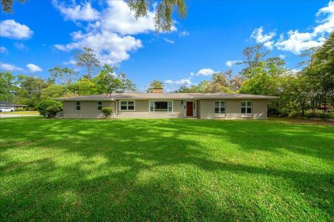 Photo of 2009 SE 15th Lane, Ocala, FL 34471 (MLS # OM722078)