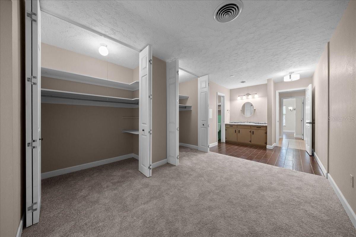 SHERWOOD FOREST - Residential