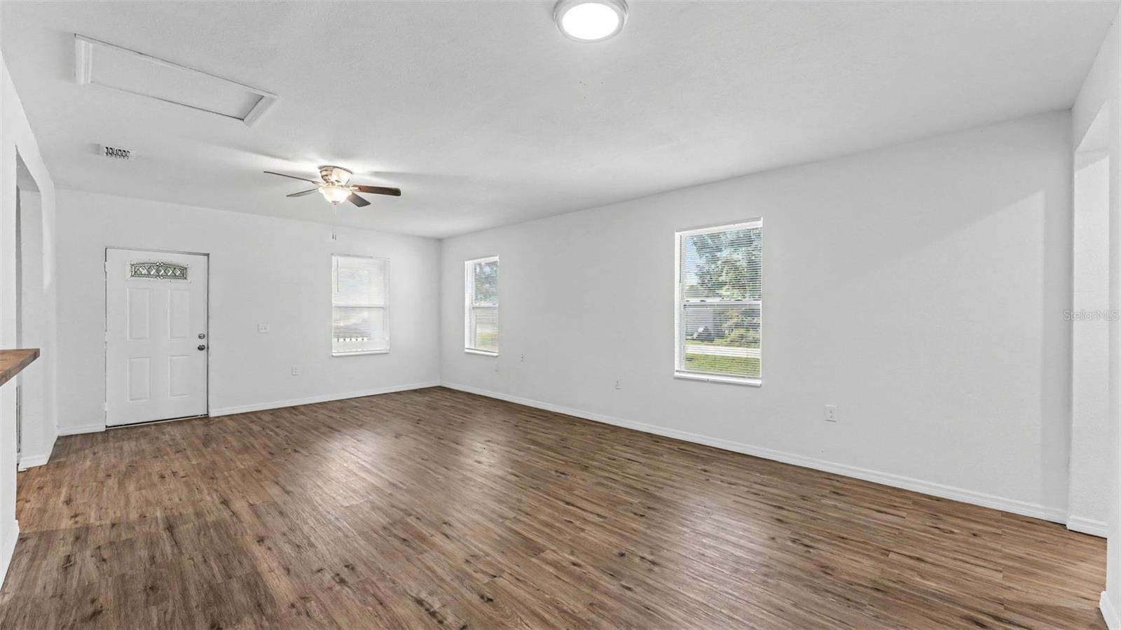 2409 W PARKER STREET