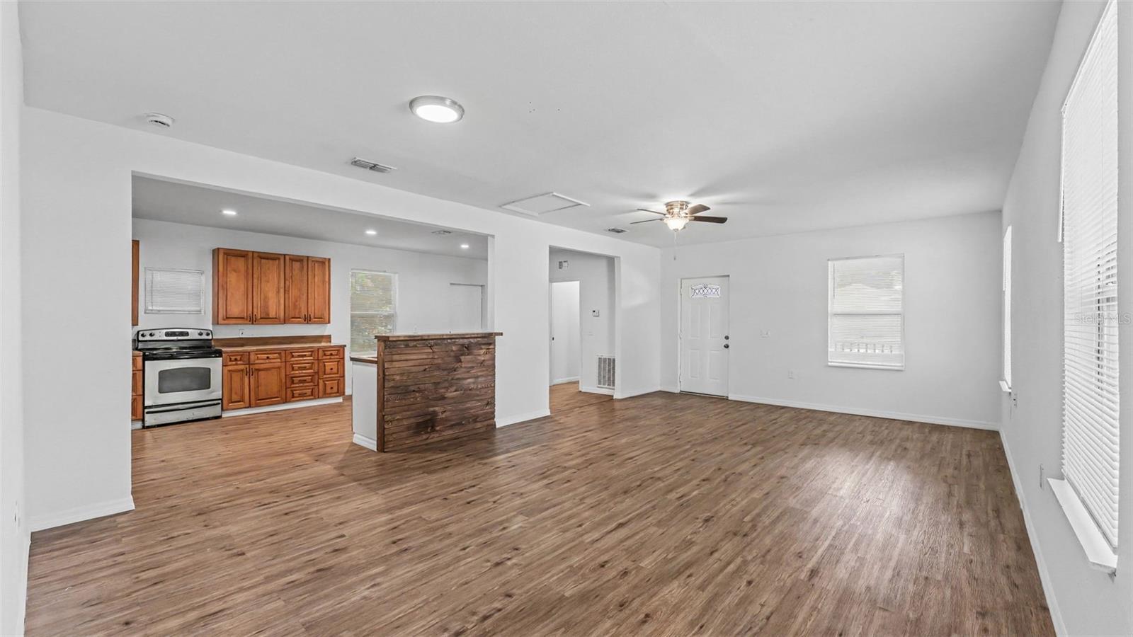 2409 W PARKER STREET