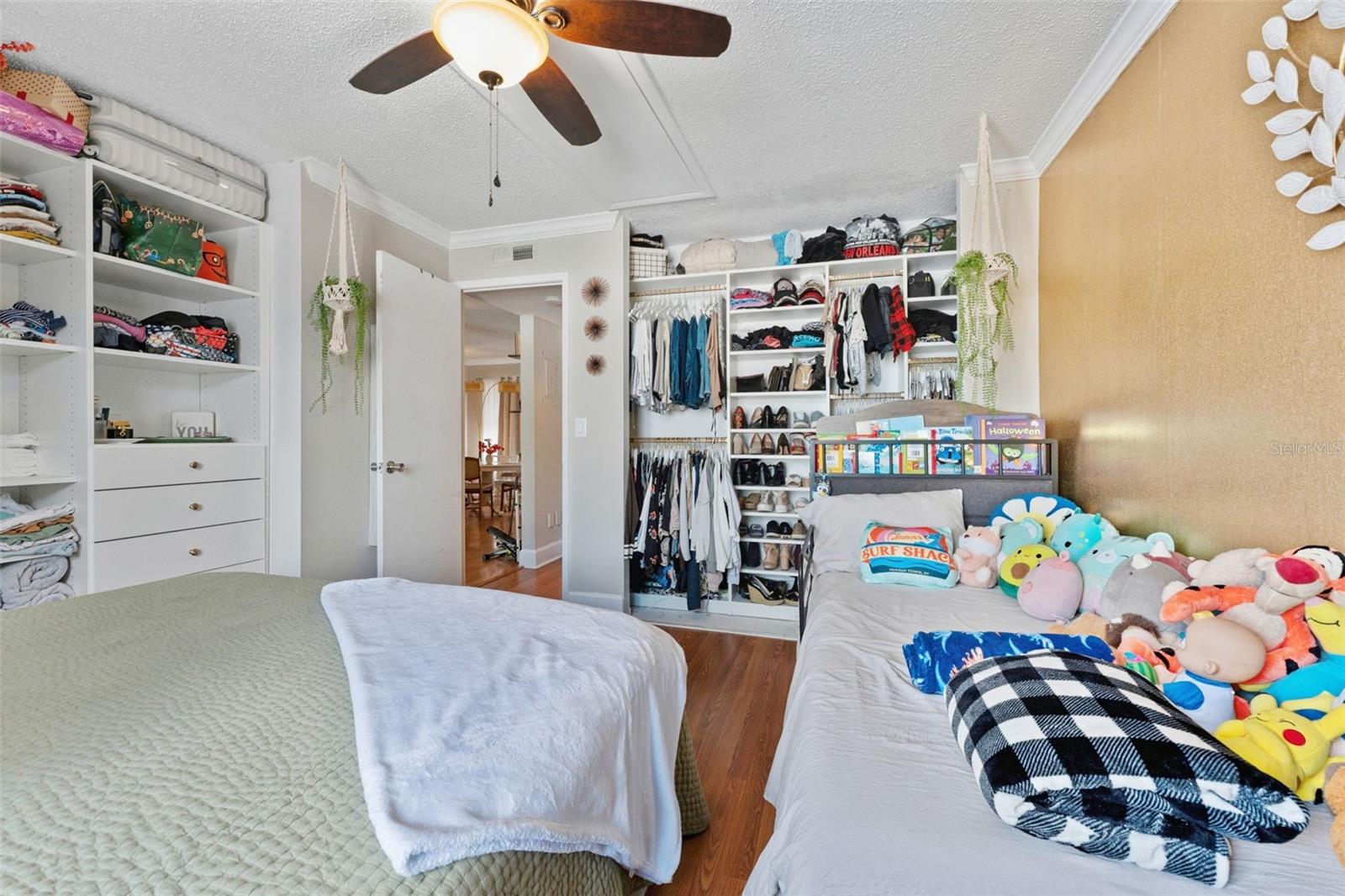 HILL CREST VILLAS - Residential