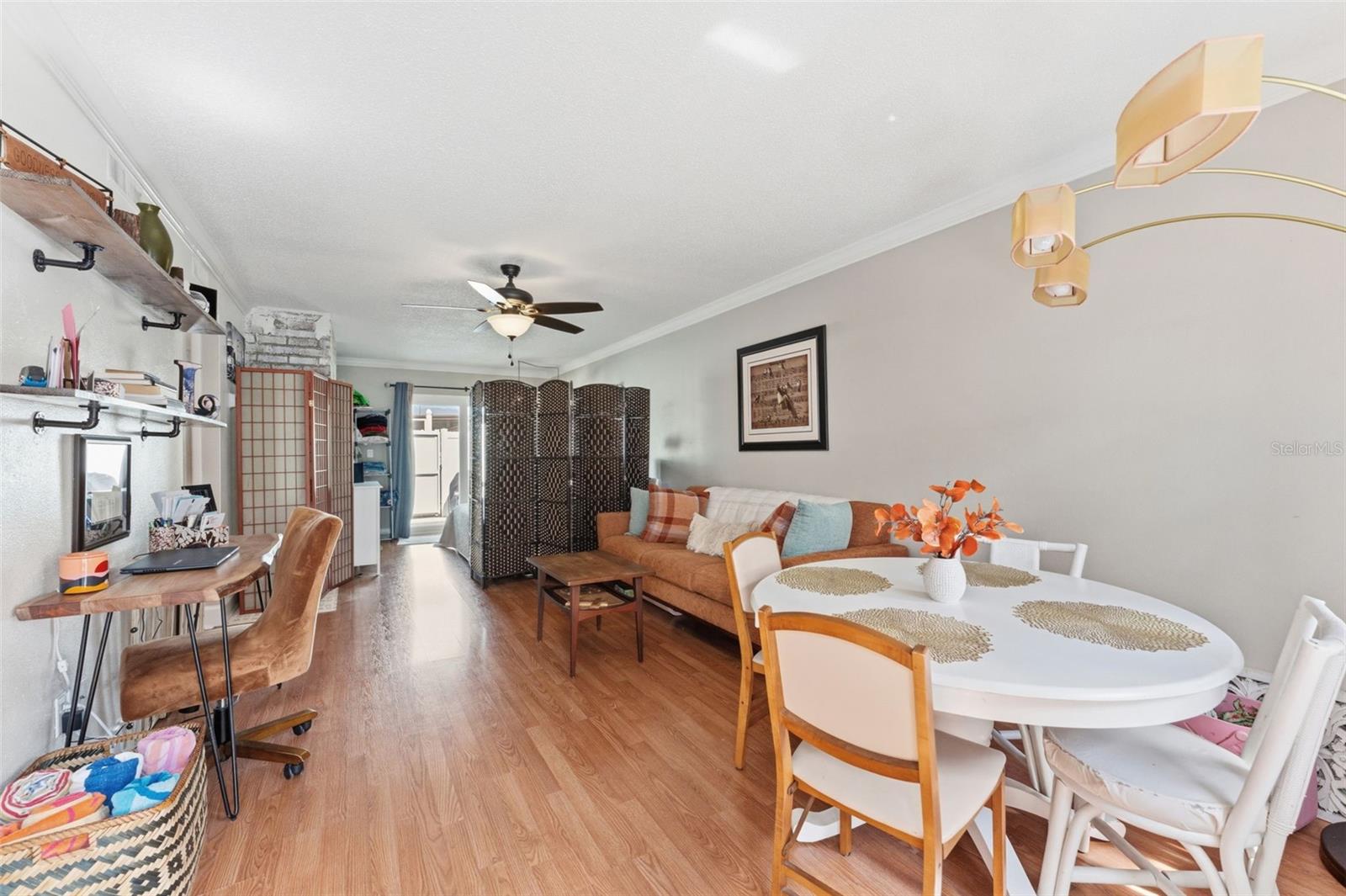 HILL CREST VILLAS - Residential