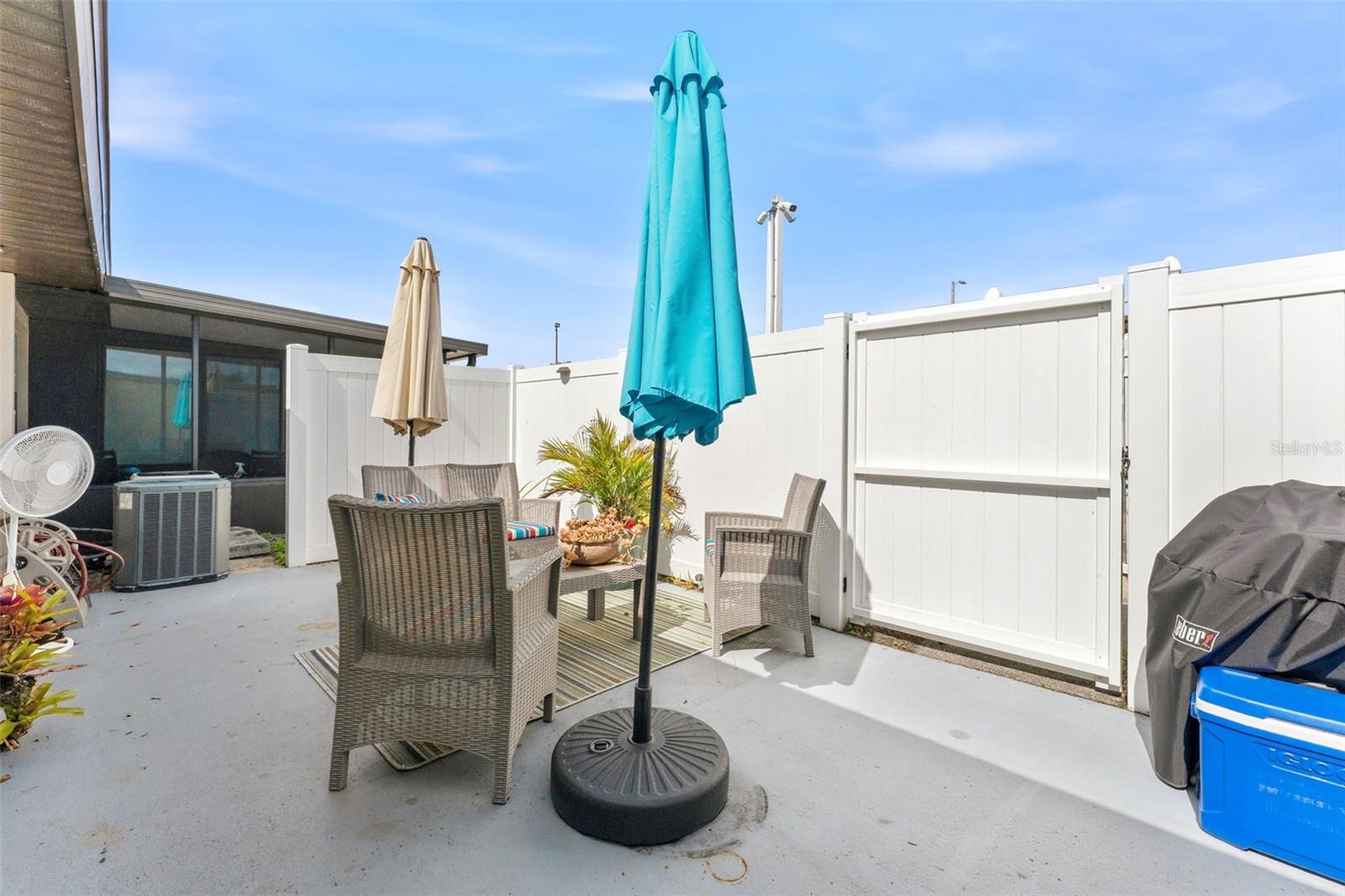 HILL CREST VILLAS - Residential