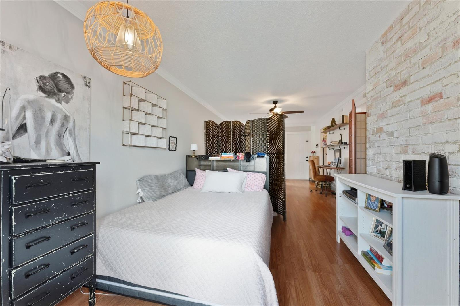 HILL CREST VILLAS - Residential