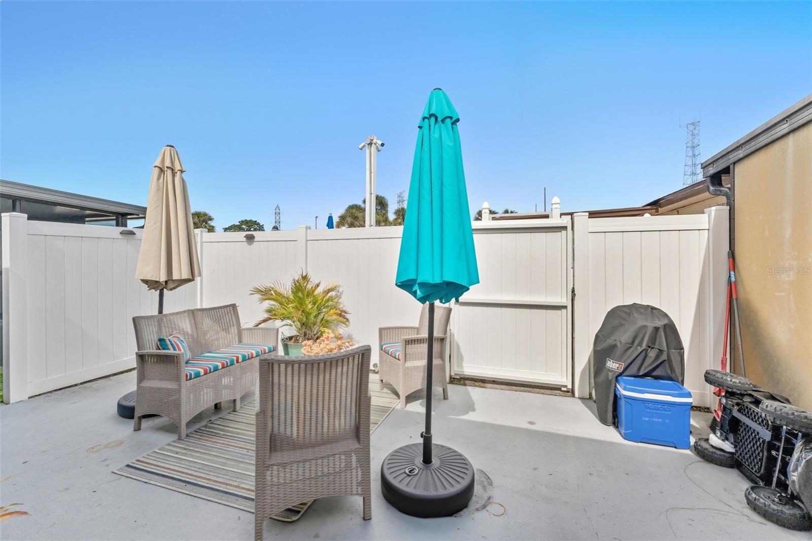 HILL CREST VILLAS - Residential