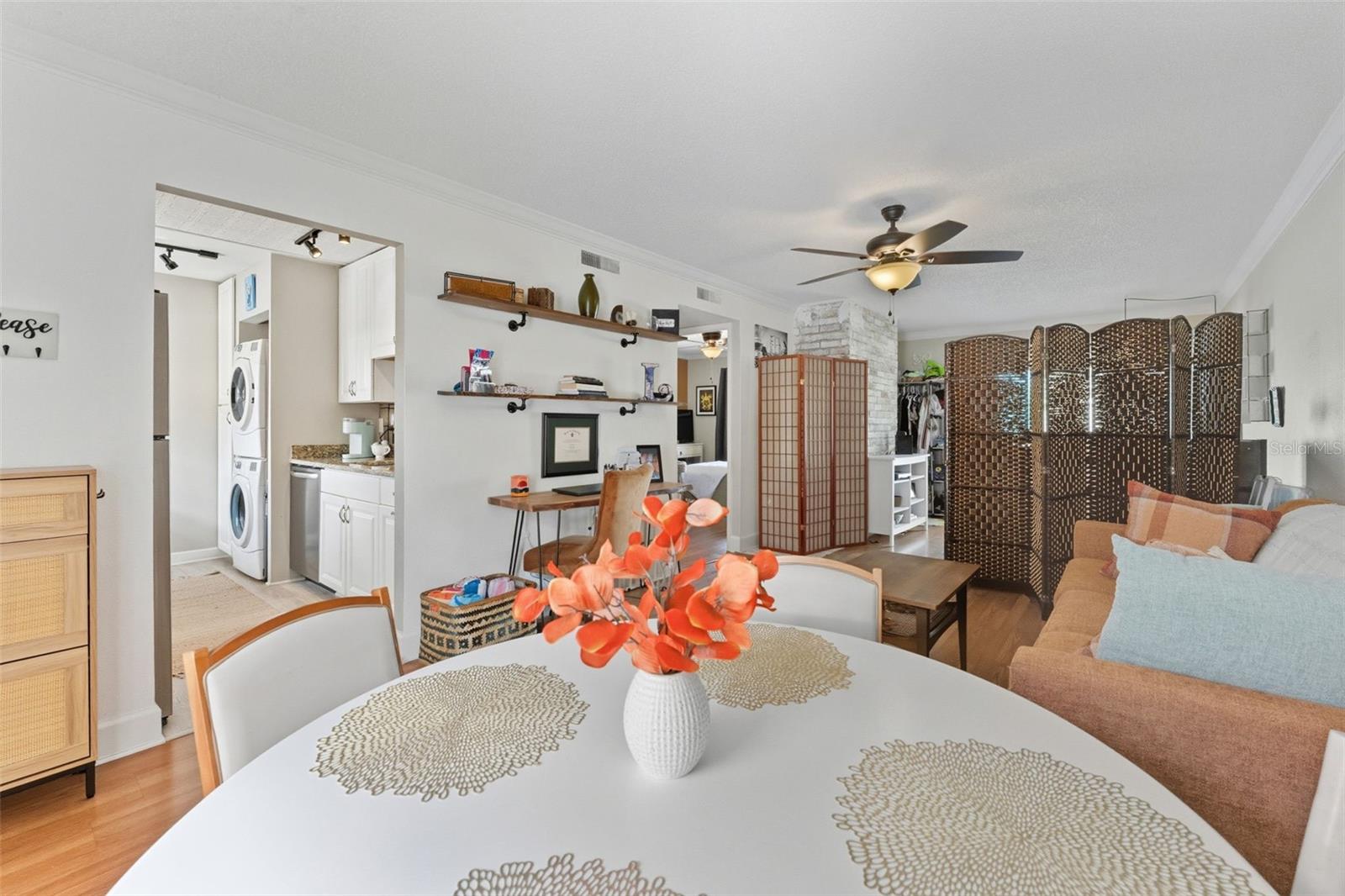 HILL CREST VILLAS - Residential