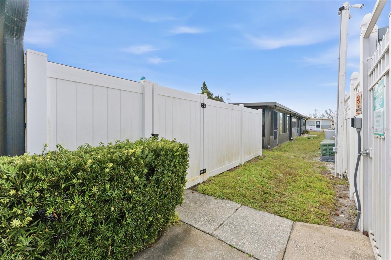 HILL CREST VILLAS - Residential