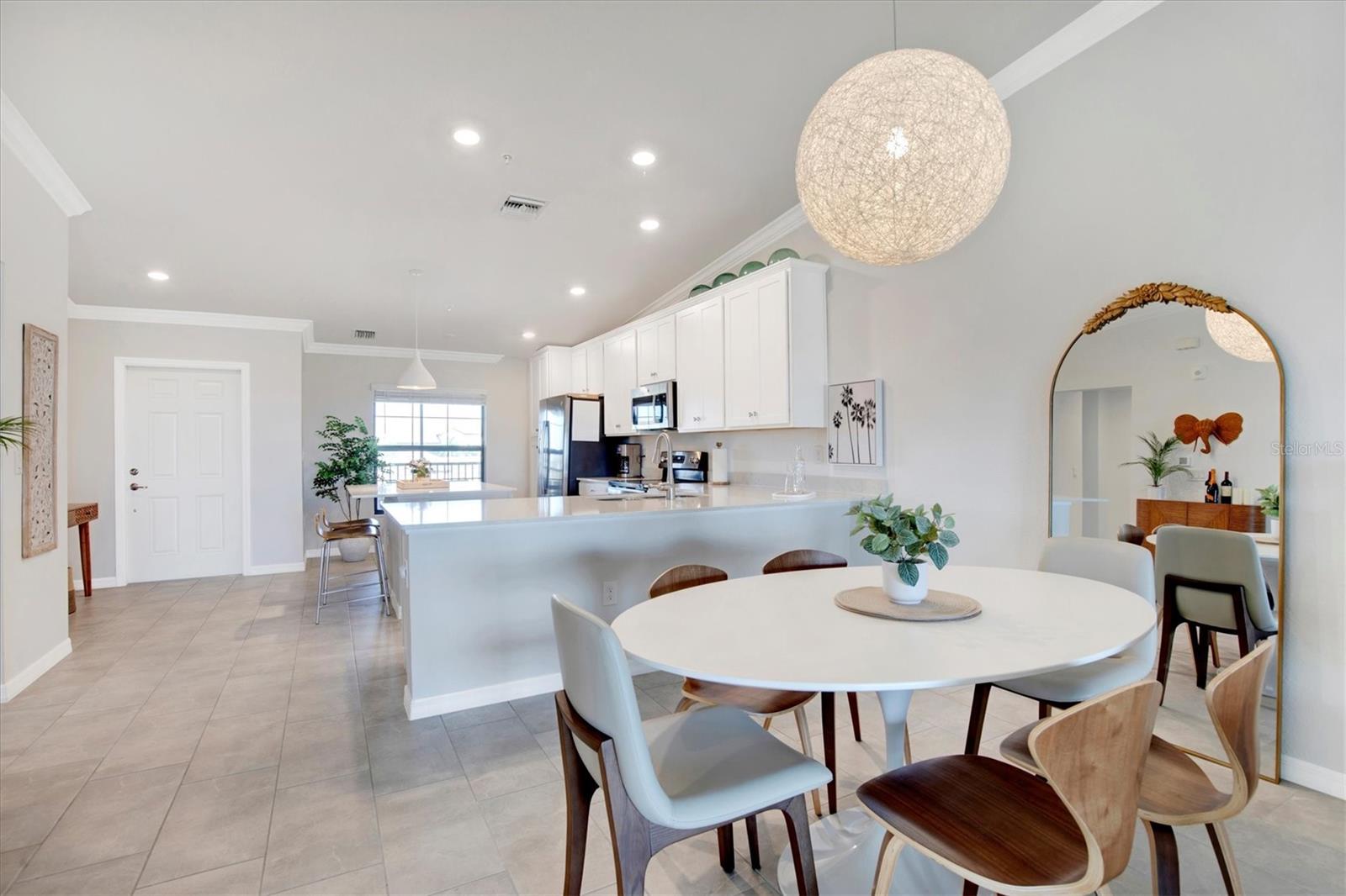 VERANDA VI AT LAKEWOOD NATIONAL PH II - Residential Lease