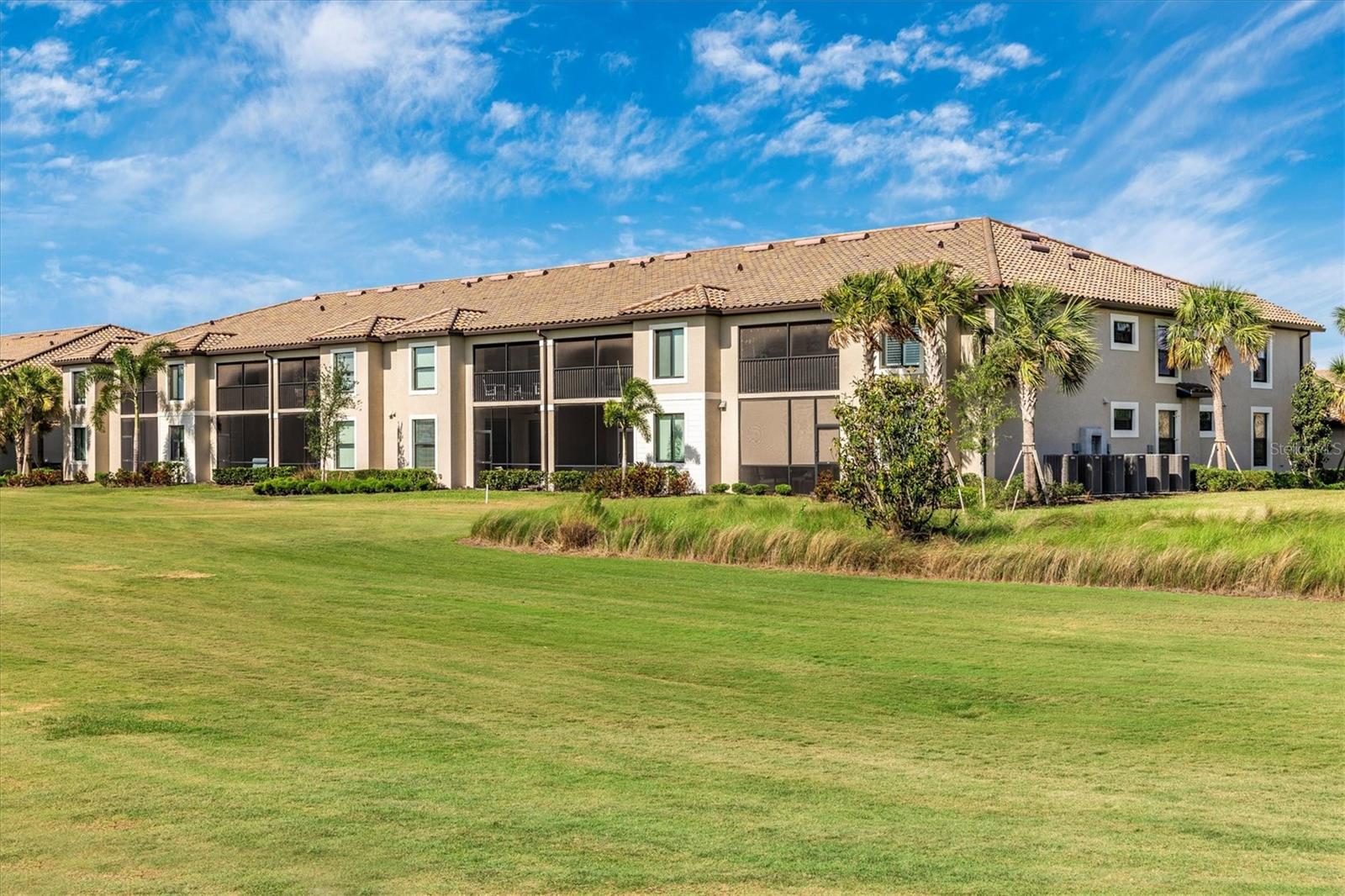 VERANDA VI AT LAKEWOOD NATIONAL PH II - Residential Lease
