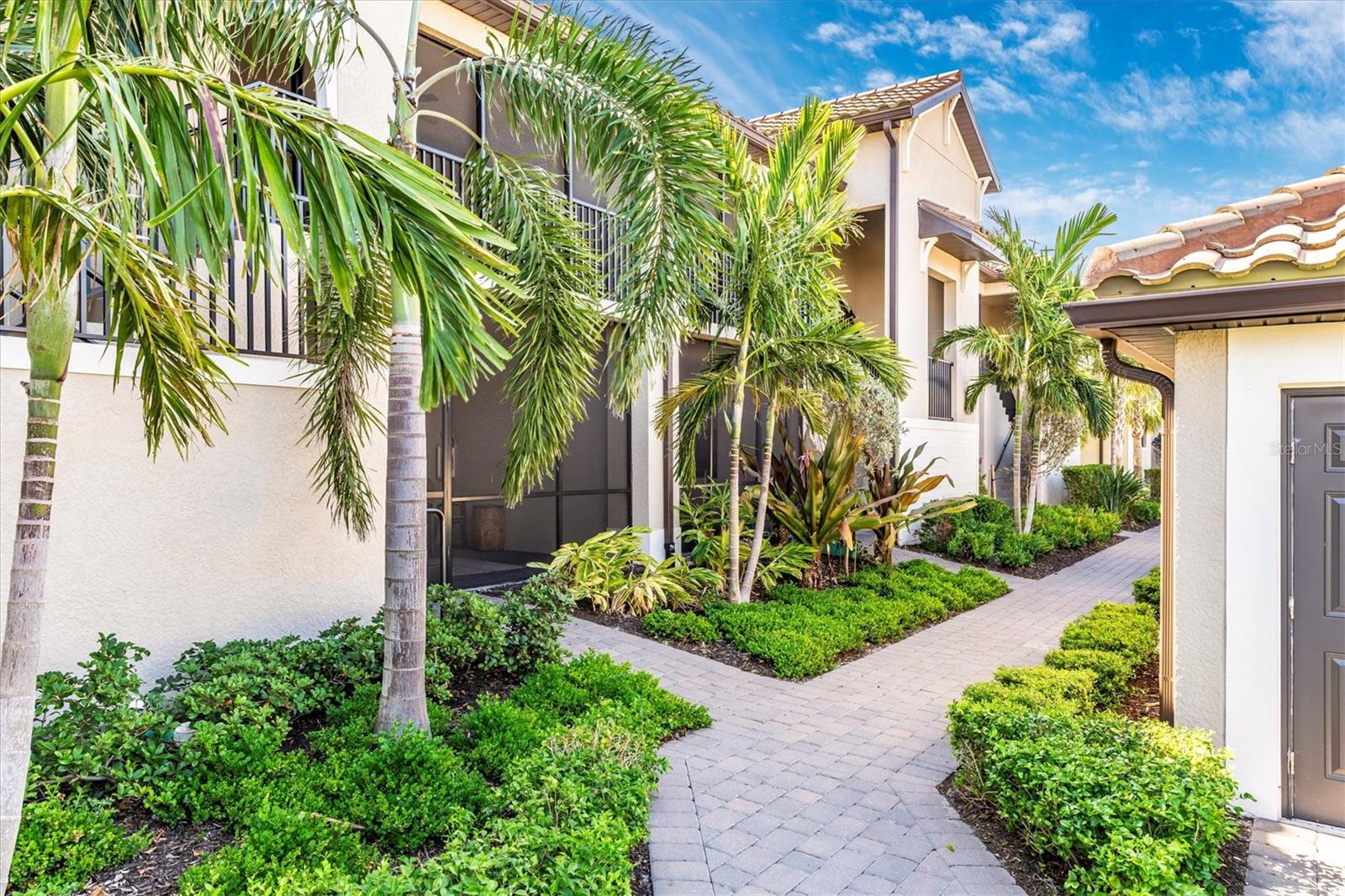 VERANDA VI AT LAKEWOOD NATIONAL PH II - Residential Lease