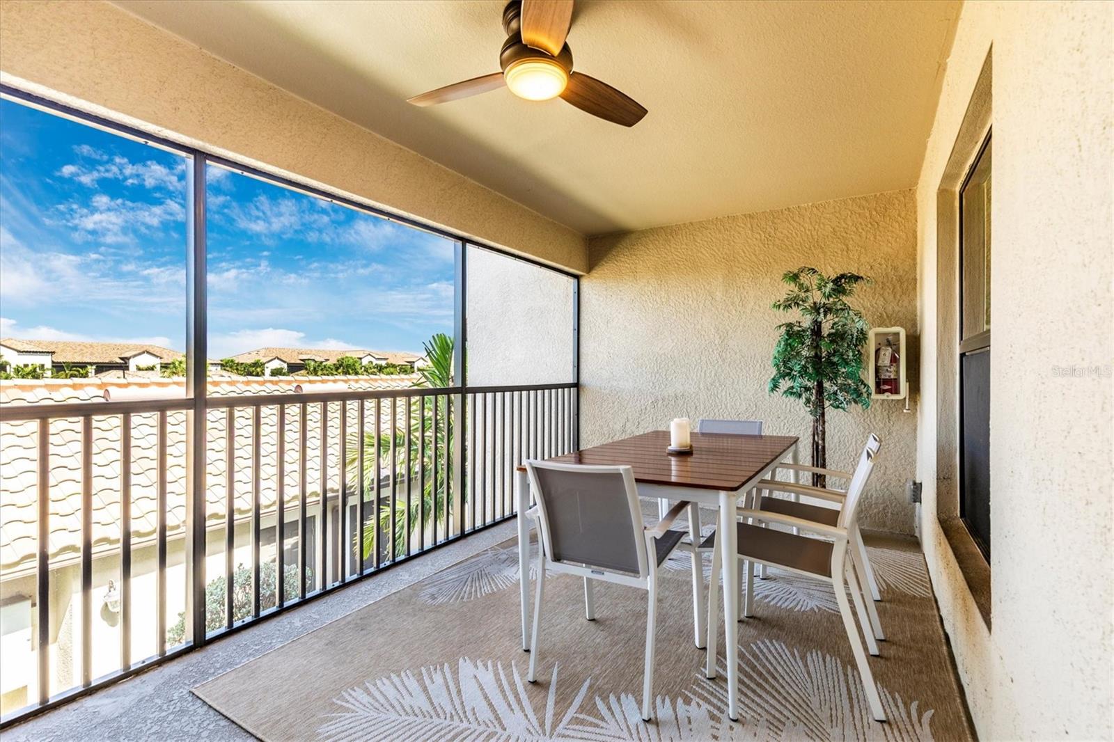 VERANDA VI AT LAKEWOOD NATIONAL PH II - Residential Lease