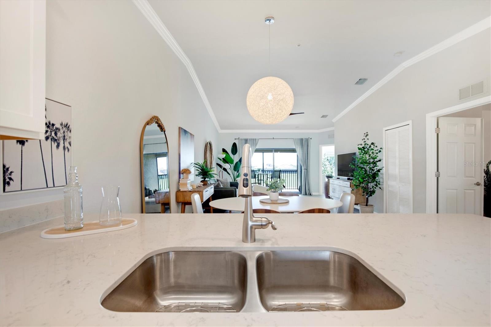 VERANDA VI AT LAKEWOOD NATIONAL PH II - Residential Lease