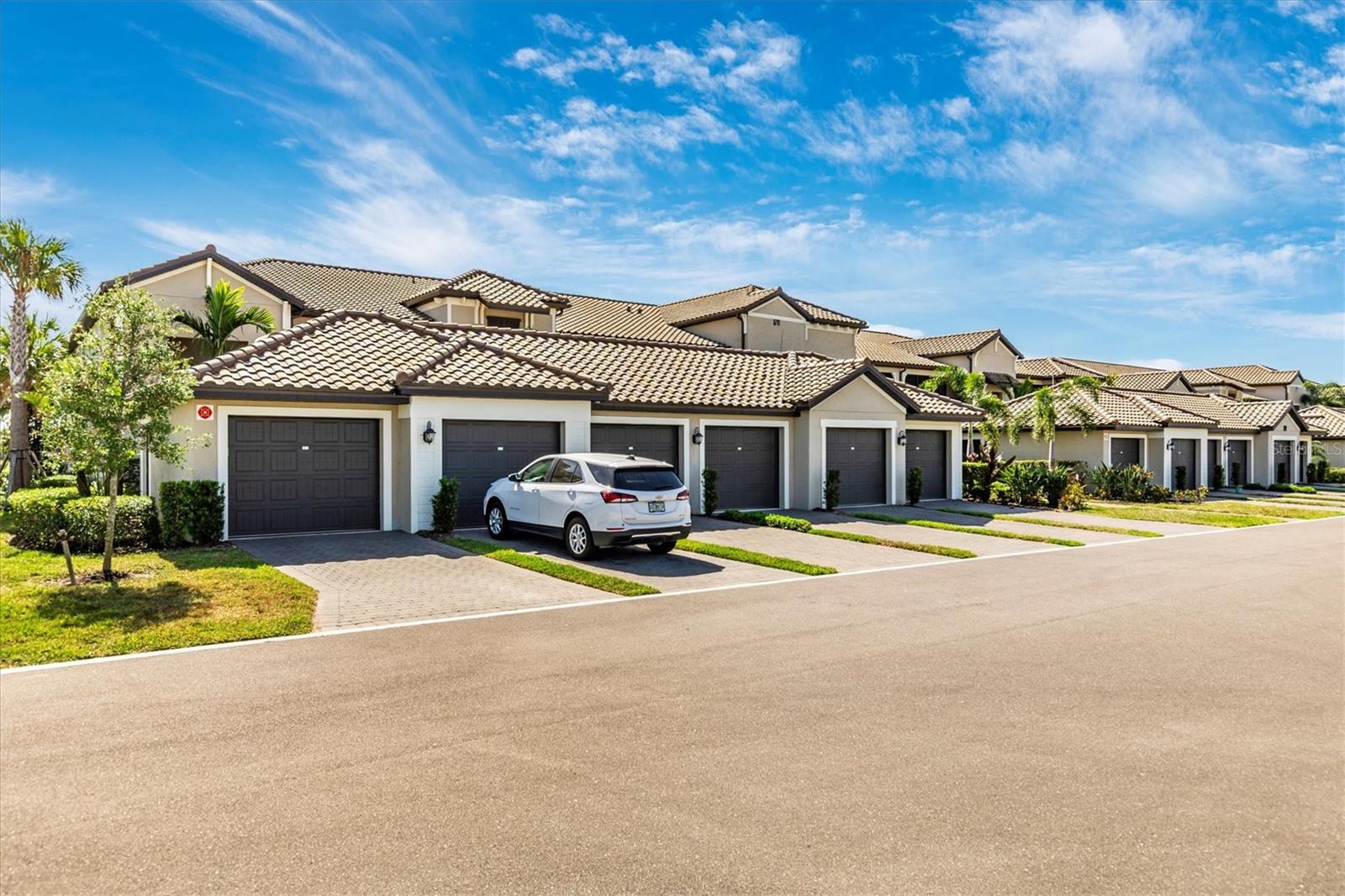 VERANDA VI AT LAKEWOOD NATIONAL PH II - Residential Lease