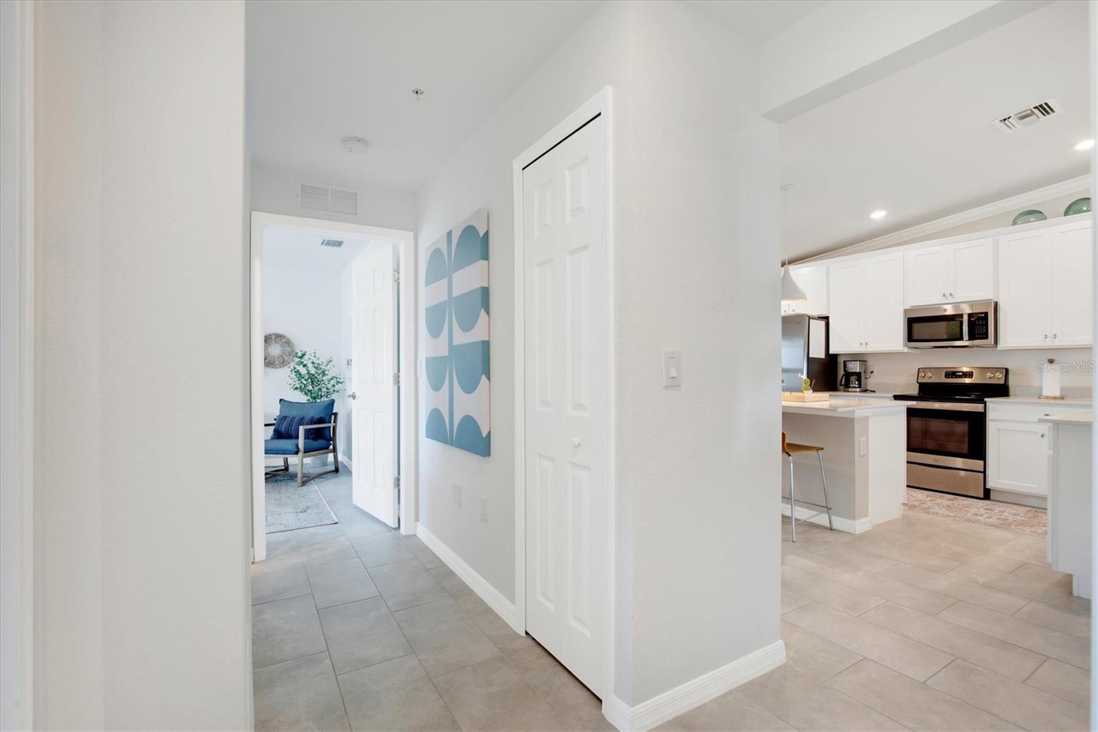 VERANDA VI AT LAKEWOOD NATIONAL PH II - Residential Lease