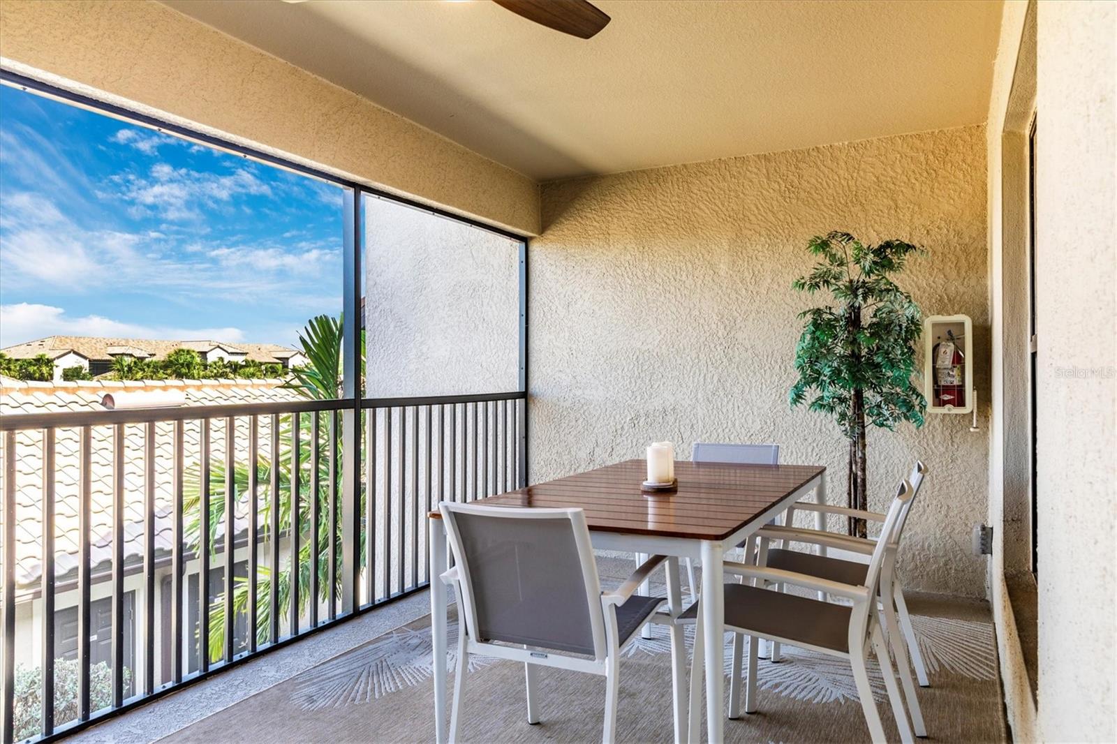 VERANDA VI AT LAKEWOOD NATIONAL PH II - Residential Lease