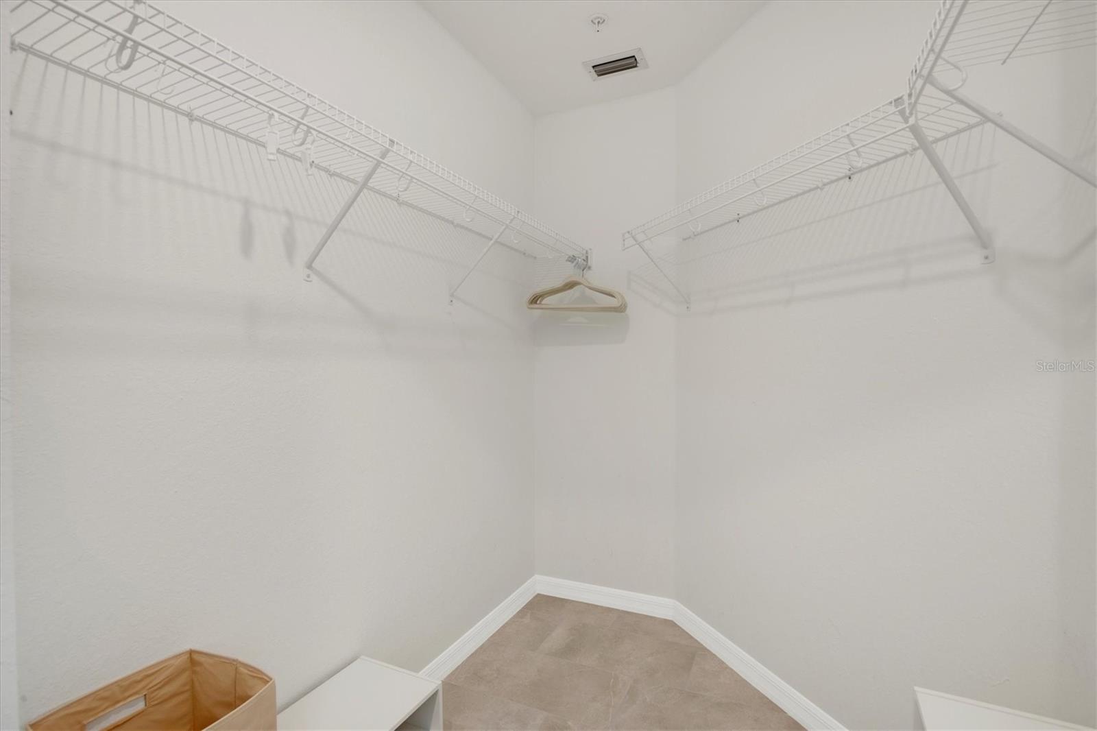 VERANDA VI AT LAKEWOOD NATIONAL PH II - Residential Lease
