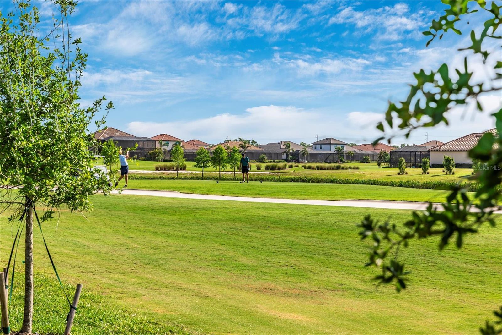 VERANDA VI AT LAKEWOOD NATIONAL PH II - Residential Lease