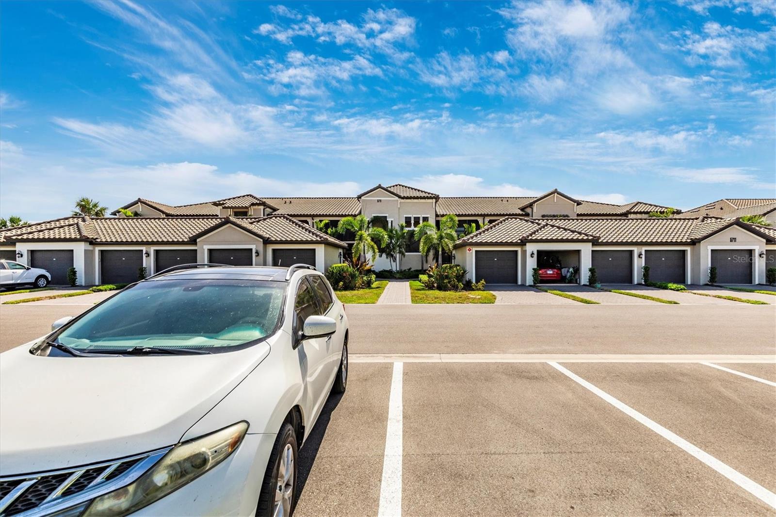 VERANDA VI AT LAKEWOOD NATIONAL PH II - Residential Lease