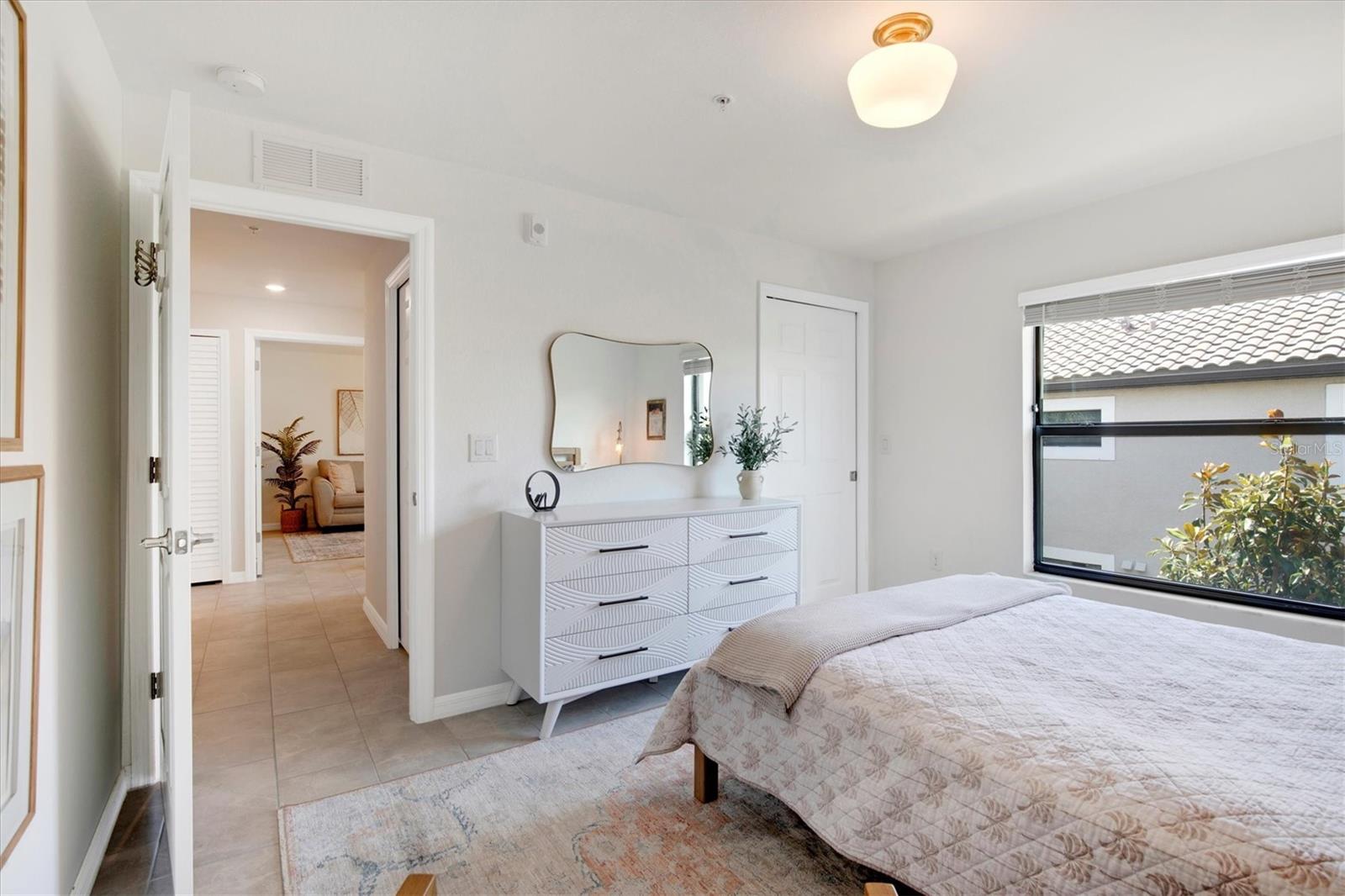 VERANDA VI AT LAKEWOOD NATIONAL PH II - Residential Lease
