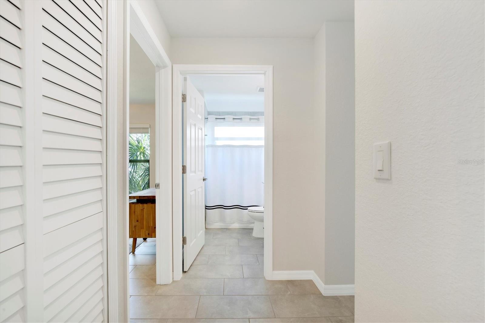 VERANDA VI AT LAKEWOOD NATIONAL PH II - Residential Lease