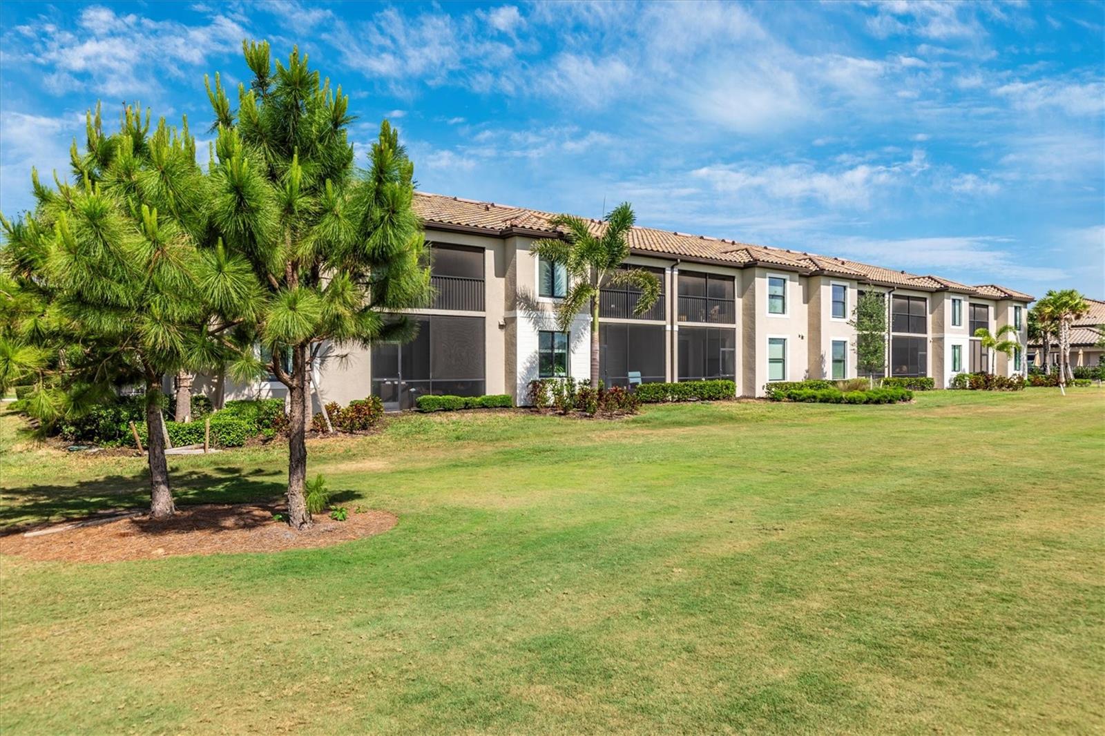 VERANDA VI AT LAKEWOOD NATIONAL PH II - Residential Lease