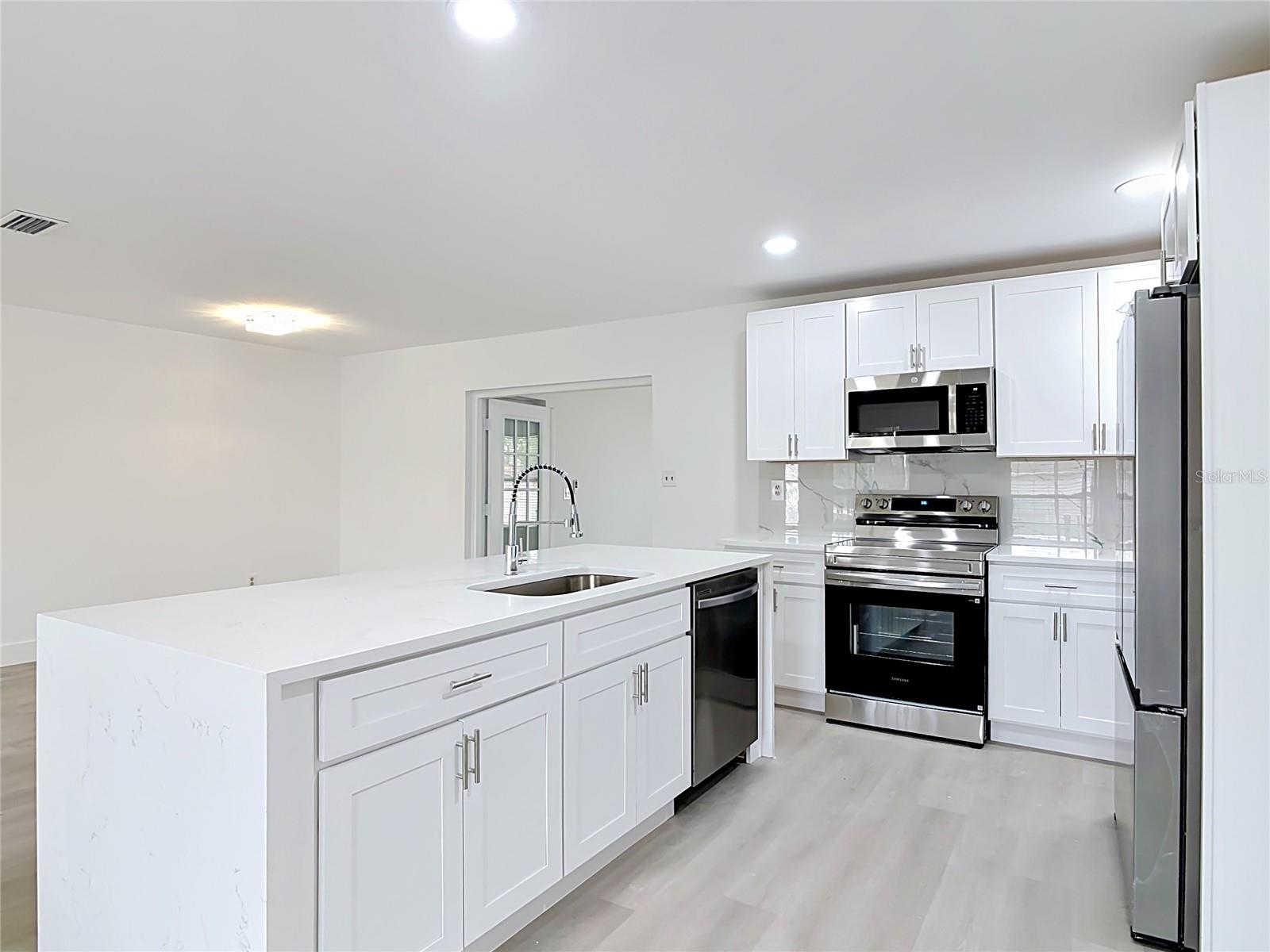 DELTONA LAKES UNIT 05 - Residential