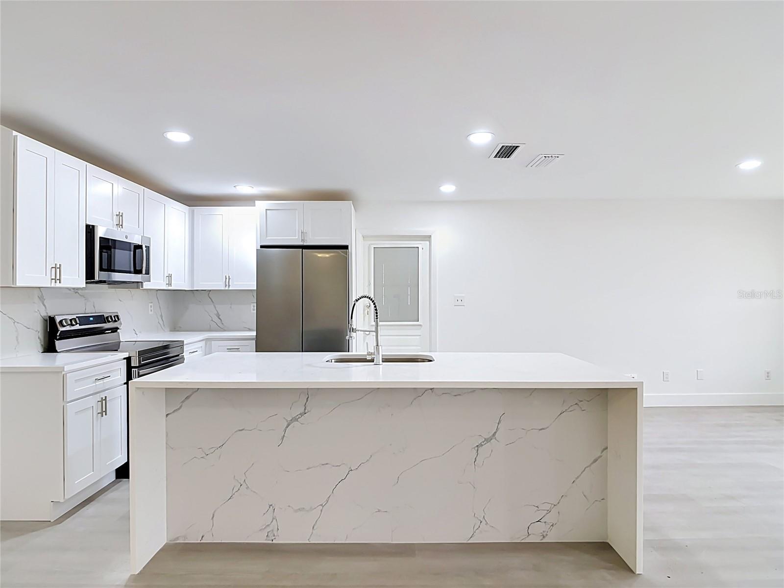 DELTONA LAKES UNIT 05 - Residential