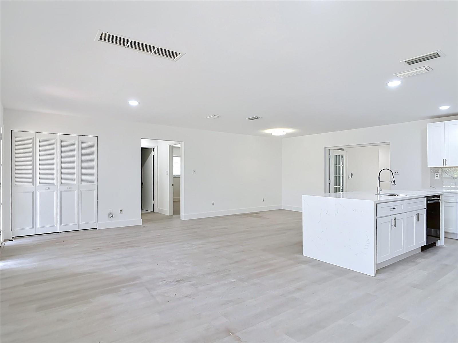 DELTONA LAKES UNIT 05 - Residential