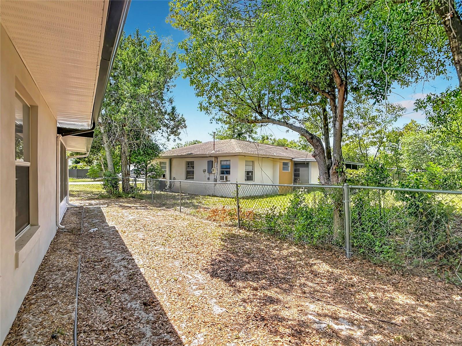 DELTONA LAKES UNIT 05 - Residential