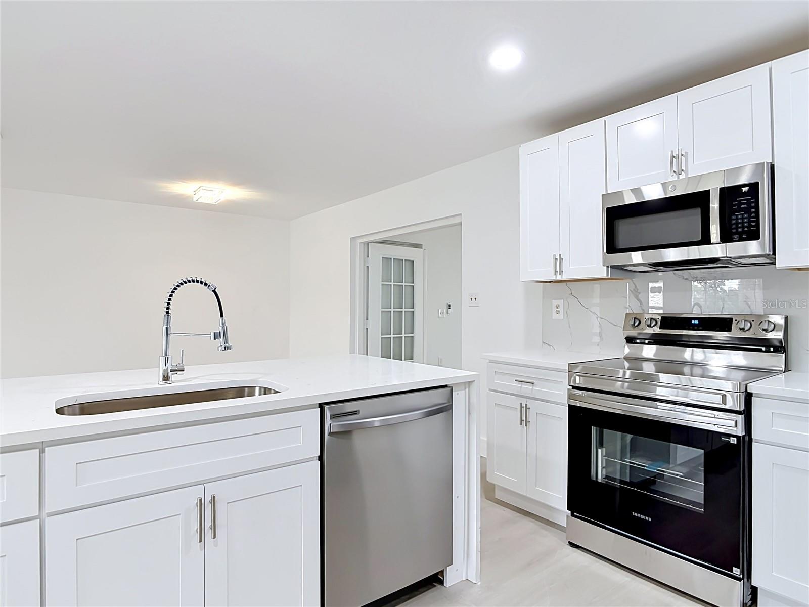 DELTONA LAKES UNIT 05 - Residential