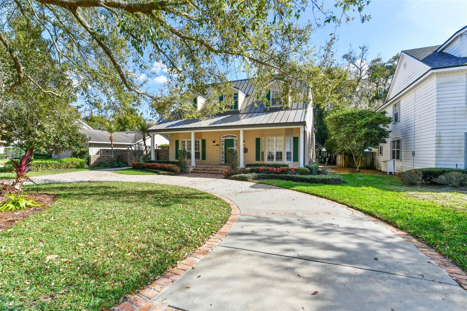 1560 WOODLAND AVENUE