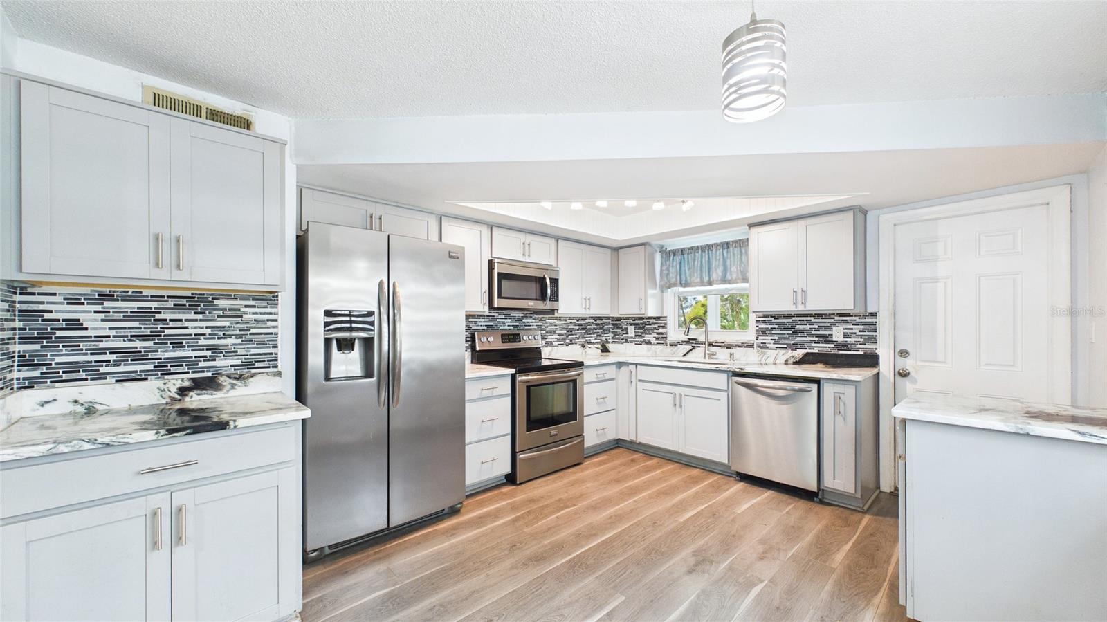 DIXIE PARK - Residential