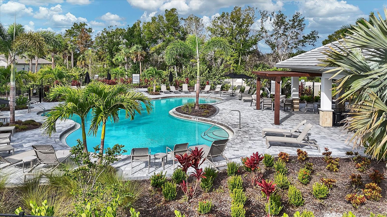 THE TOWNHOMES AT PALERMO - Residential