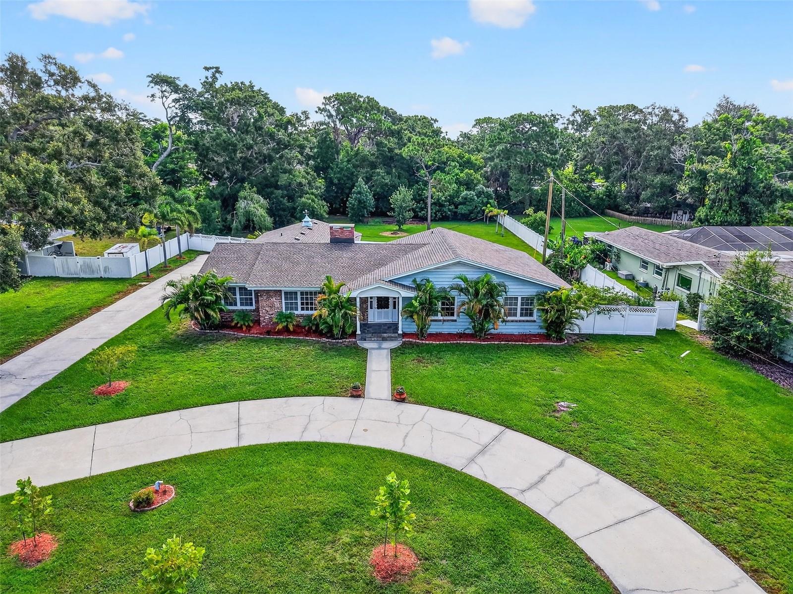 1647 ROBIN HOOD LANE