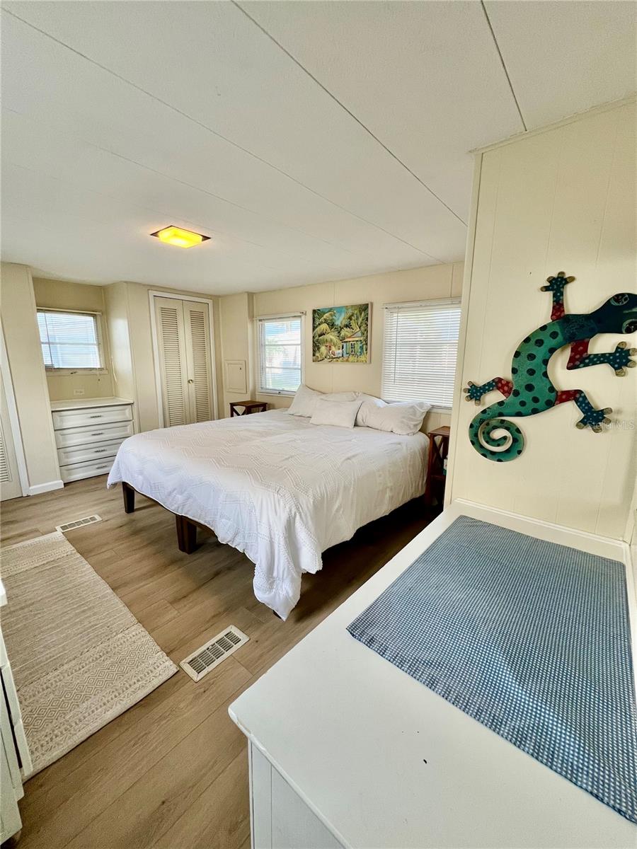 HARBOR LIGHTS MHP CO-OP - Residential