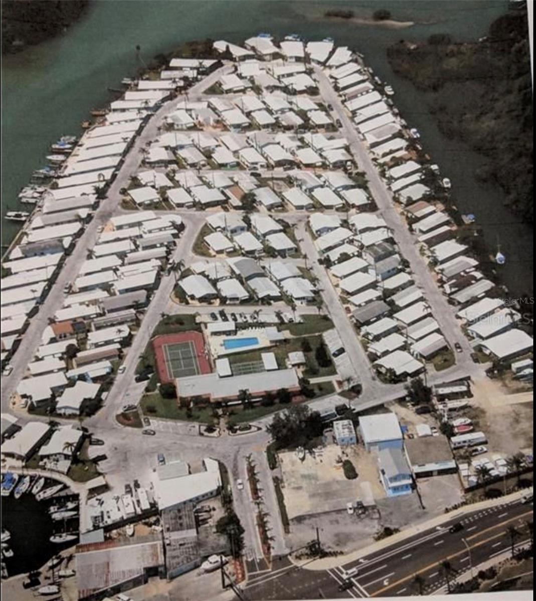 HARBOR LIGHTS MHP CO-OP - Residential