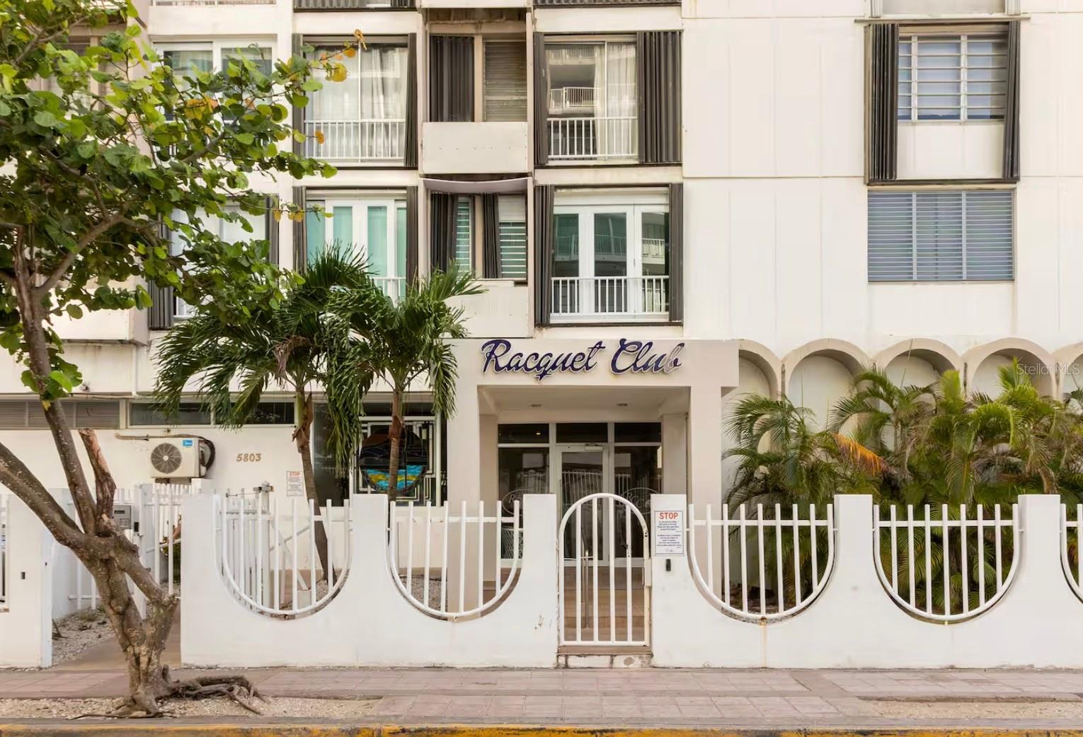 RAQUET CLUB - Residential