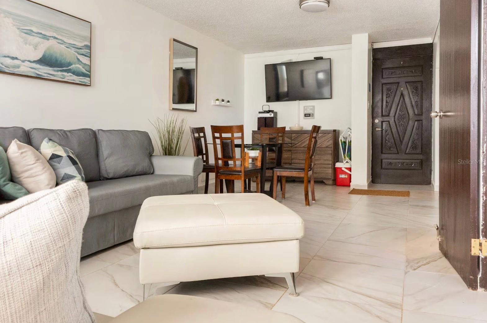 RAQUET CLUB - Residential