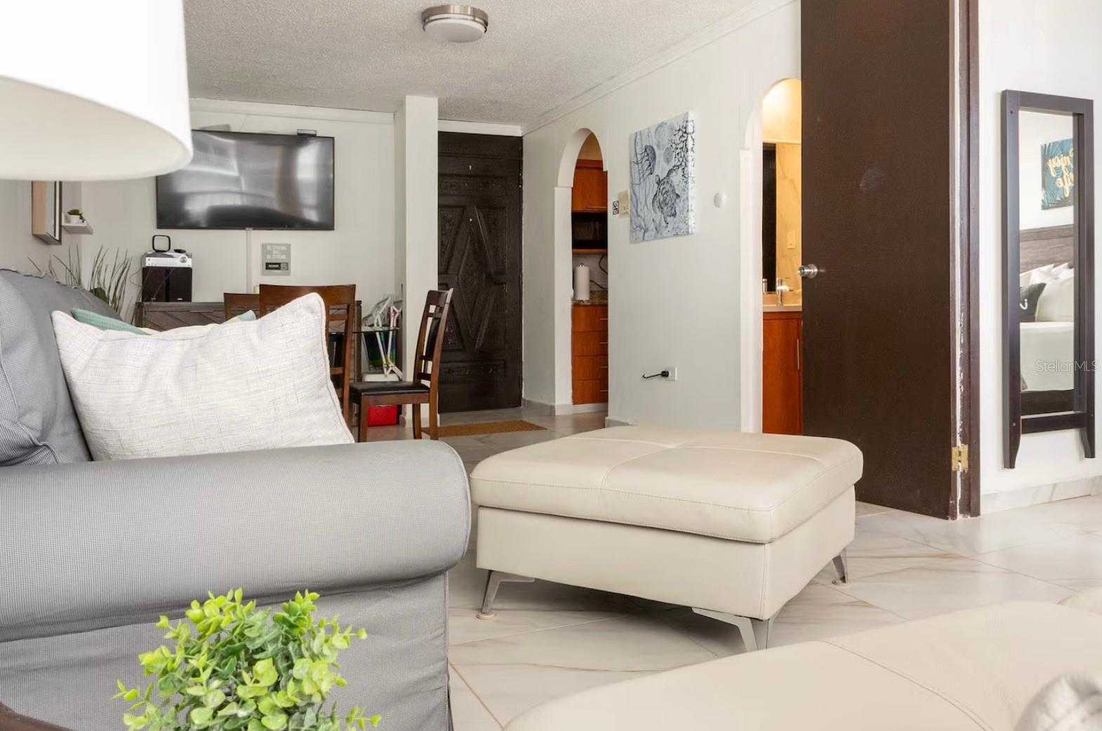 RAQUET CLUB - Residential