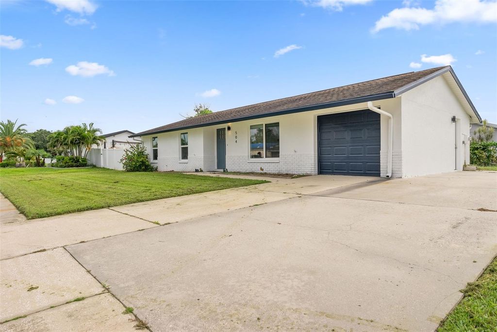 Photo of 504 Red Mangrove Lane, Apollo Beach, FL 33572 (MLS # TB8428031)
