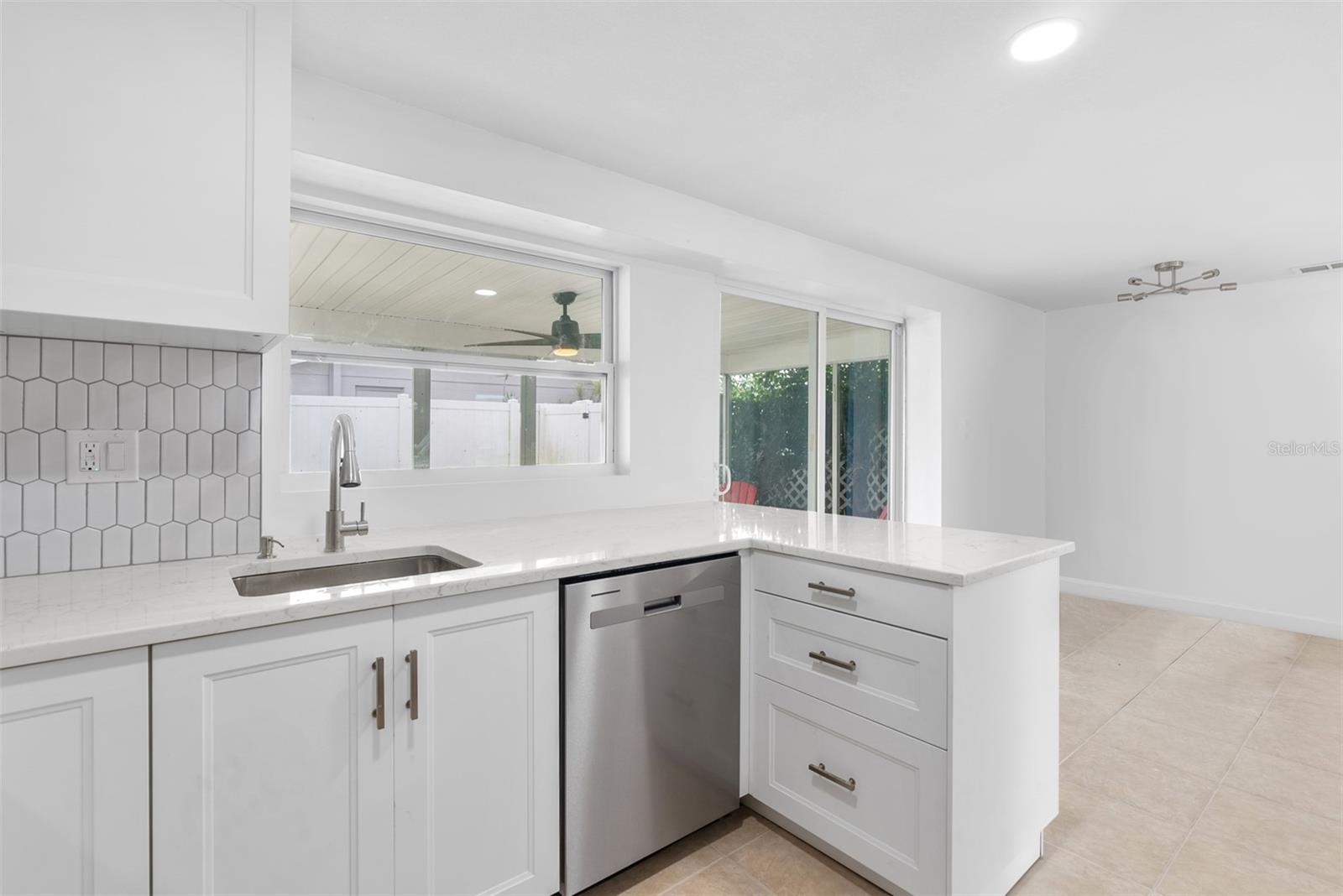 APOLLO BEACH UNIT FOUR - Residential
