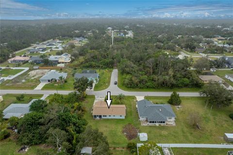 A home in PORT CHARLOTTE