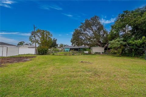 A home in PORT CHARLOTTE