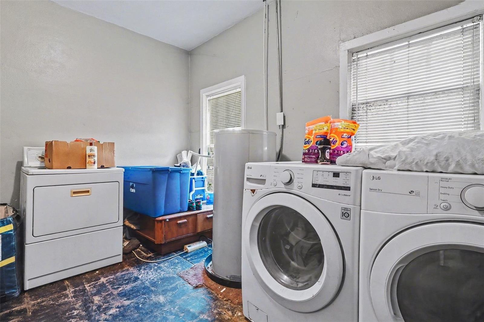 SHADOW LAWN SUB - Residential