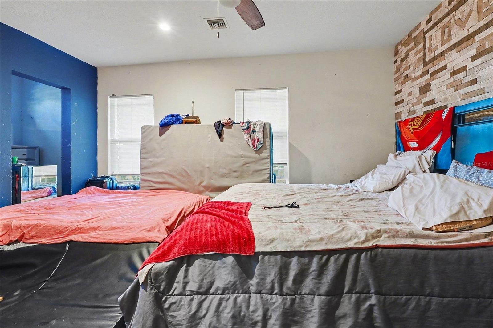 SHADOW LAWN SUB - Residential