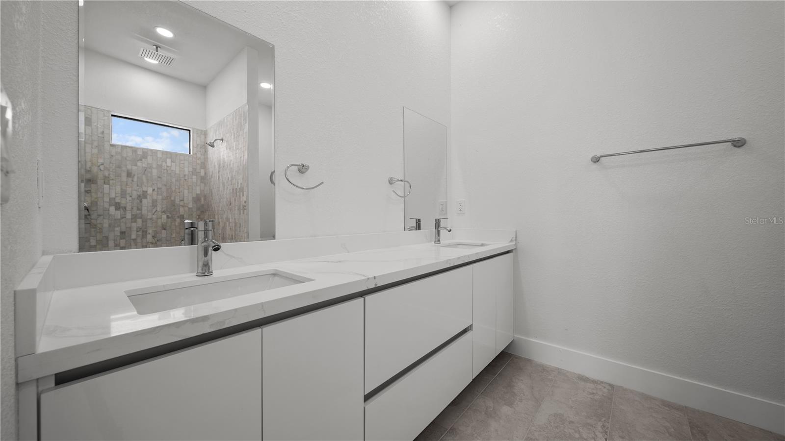 ROTONDA WEST PINE VALLEY - Residential