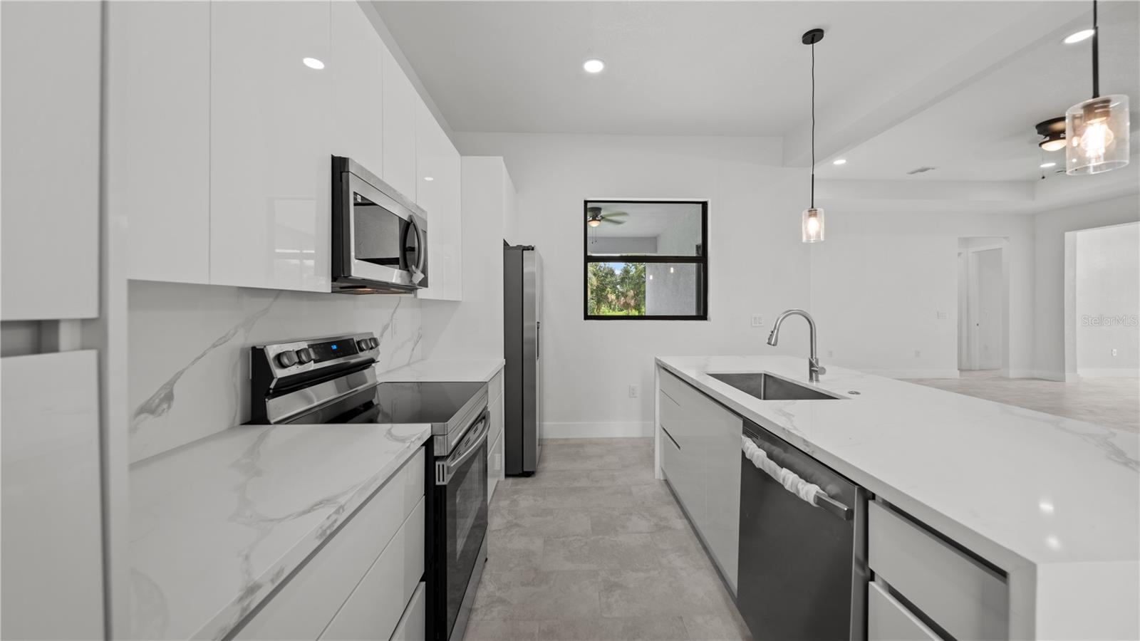 ROTONDA WEST PINE VALLEY - Residential