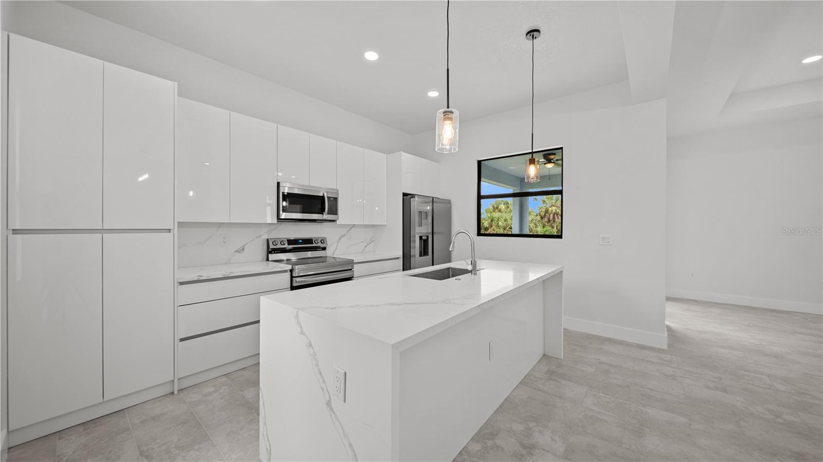 ROTONDA WEST PINE VALLEY - Residential